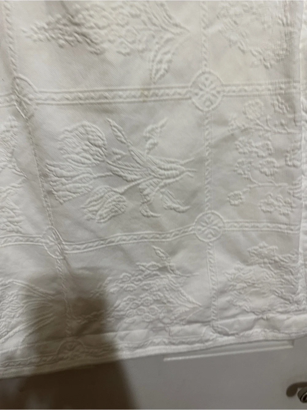 VTG Crown Crafts Matelasse White Floral Embossed Standard Pillow Sham Set Of 2